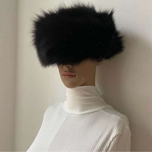 Black real fur hat - Picture 3 of 6